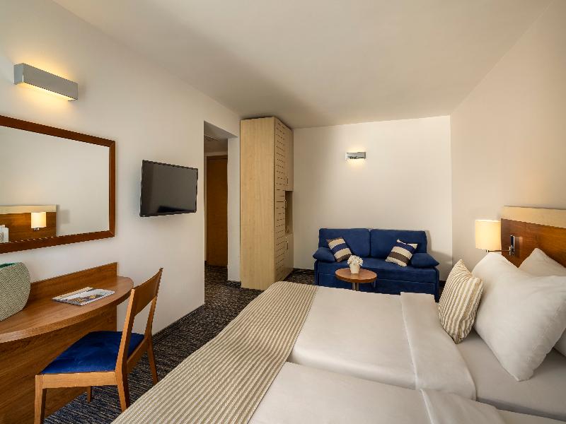 Valamar Sanfior Hotel & Casa image
