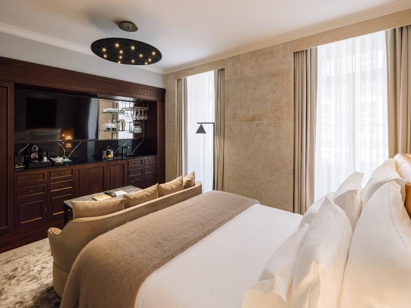 Mythic Sana Downtown Suites image