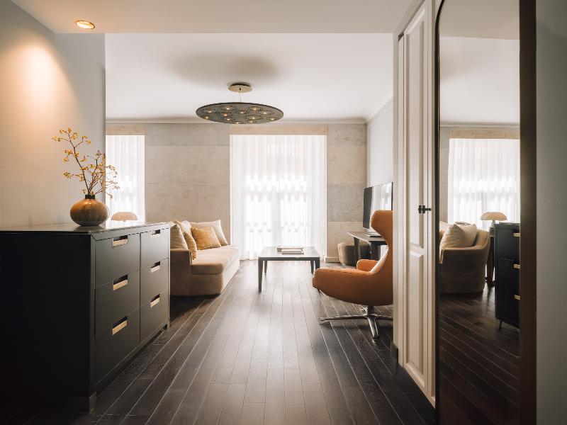 Mythic Sana Downtown Suites image