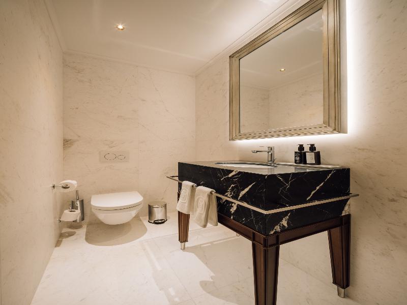 Mythic Sana Downtown Suites image