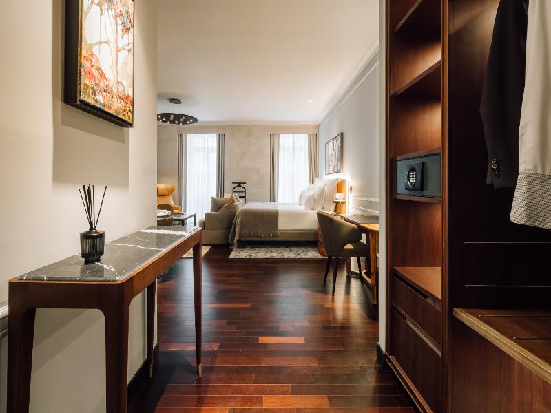 Mythic Sana Downtown Suites image