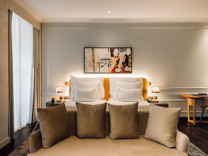 Mythic Sana Downtown Suites image