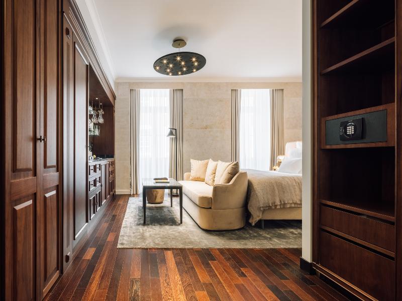Mythic Sana Downtown Suites image