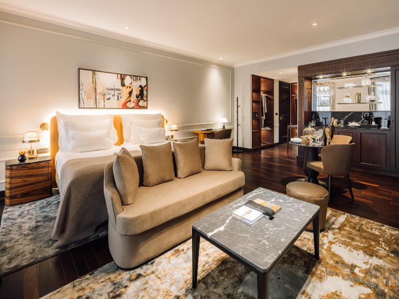 Mythic Sana Downtown Suites image