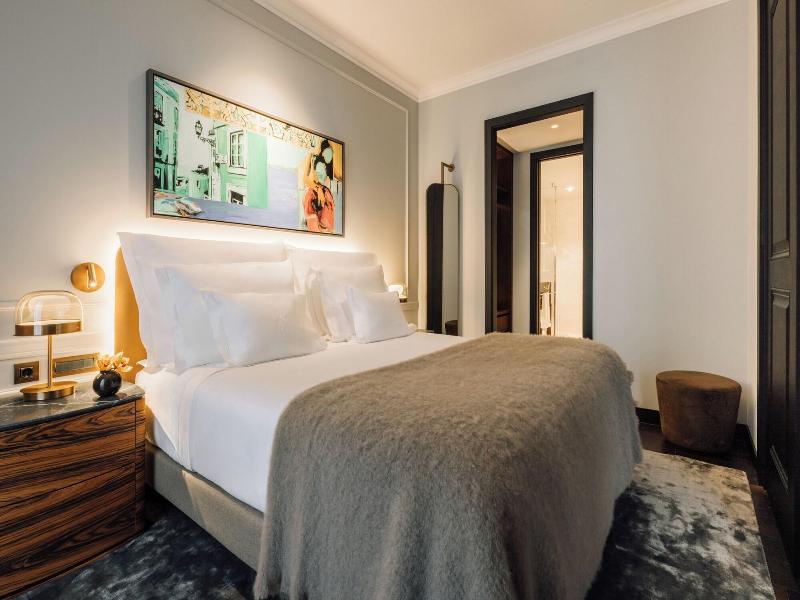 Mythic Sana Downtown Suites image