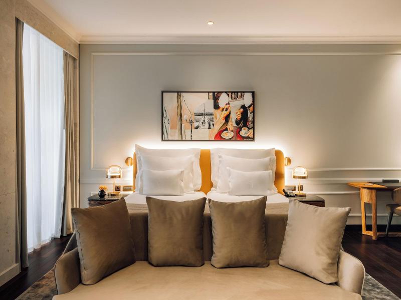 Mythic Sana Downtown Suites image