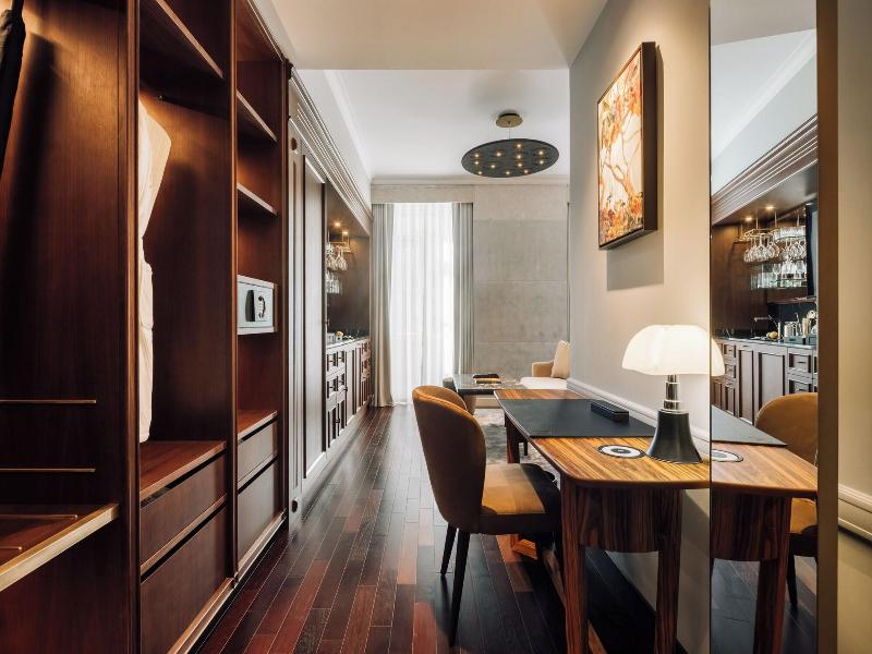 Mythic Sana Downtown Suites image