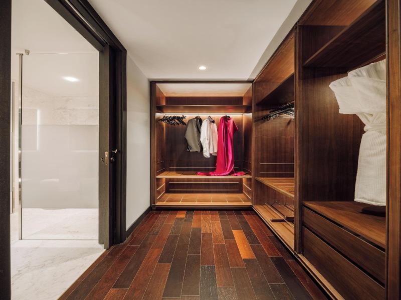 Mythic Sana Downtown Suites image