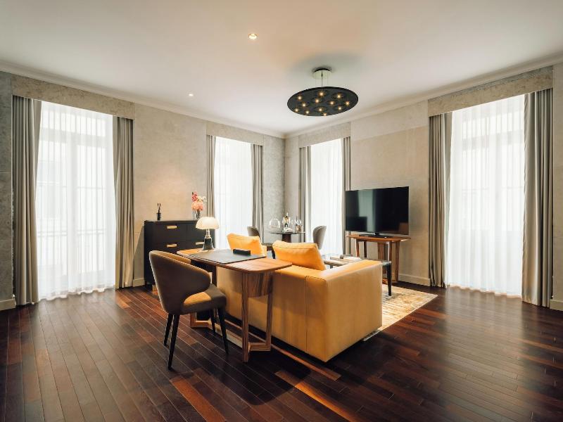 Mythic Sana Downtown Suites image