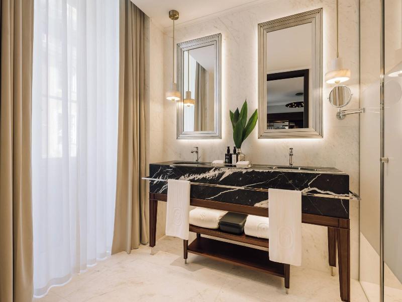 Mythic Sana Downtown Suites image