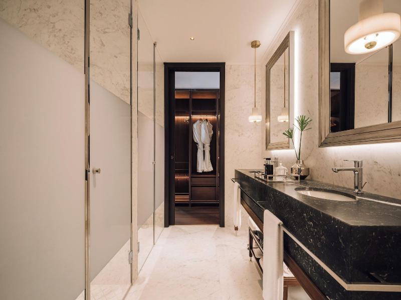 Mythic Sana Downtown Suites image