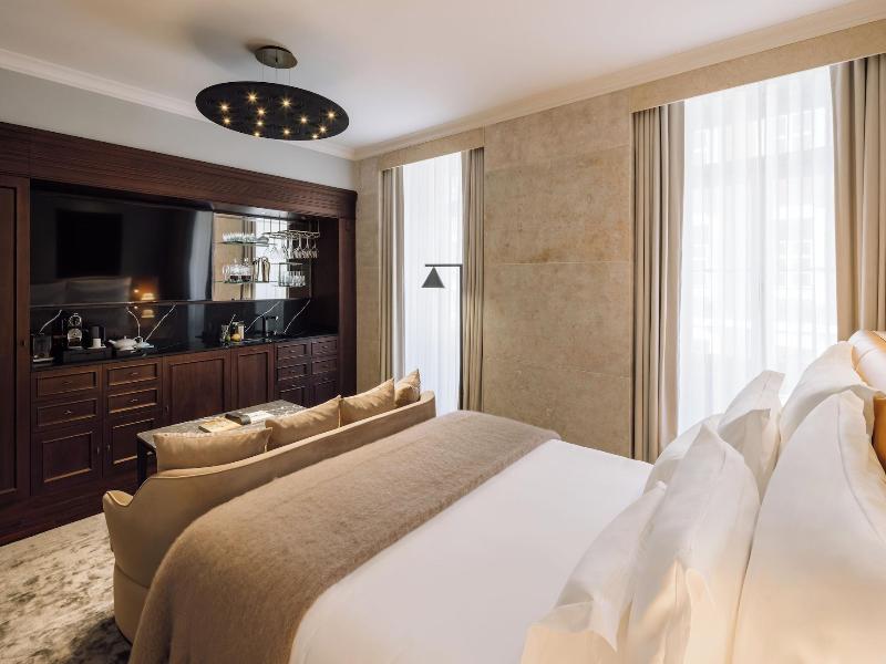 Mythic Sana Downtown Suites image