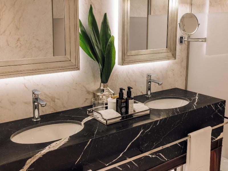 Mythic Sana Downtown Suites image