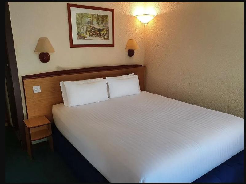 The Crossway Hotel Coventry image