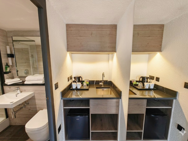 The Crossway Hotel Coventry image