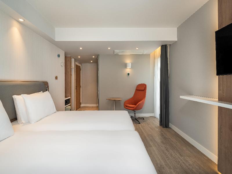 Holiday Inn Express & Suites Portimao by IHG image