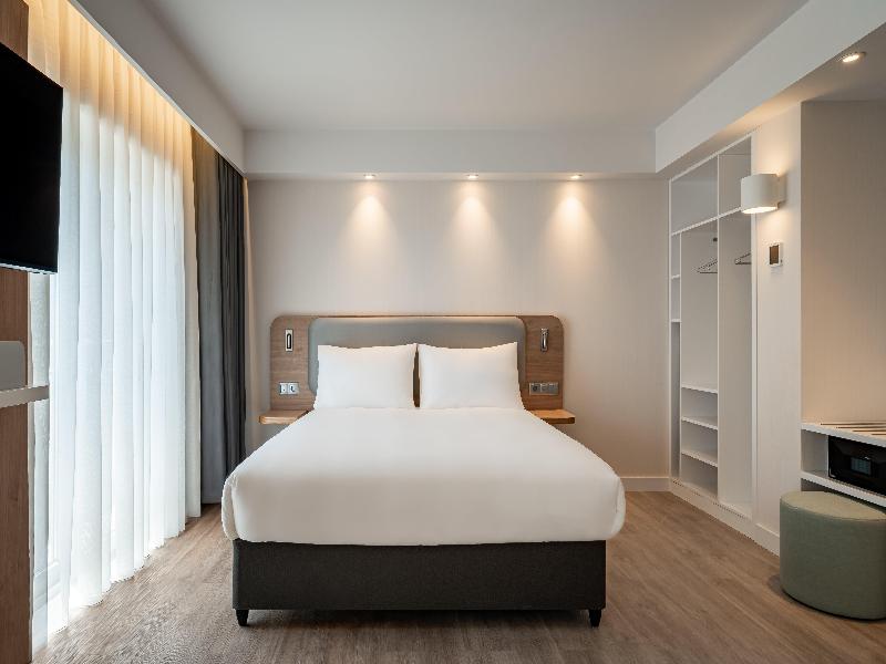 Holiday Inn Express & Suites Portimao by IHG image
