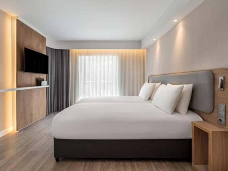 Holiday Inn Express & Suites Portimao by IHG image