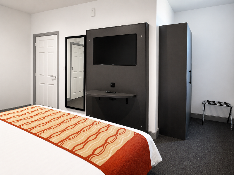 Commercial Hotel image