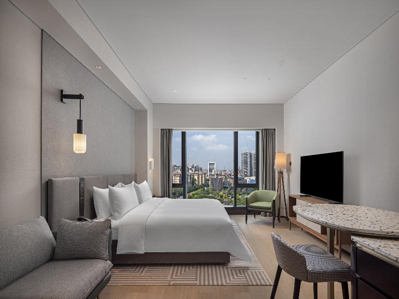 New World Guangzhou Hotel image