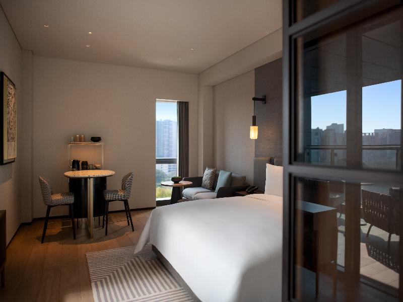 New World Guangzhou Hotel image