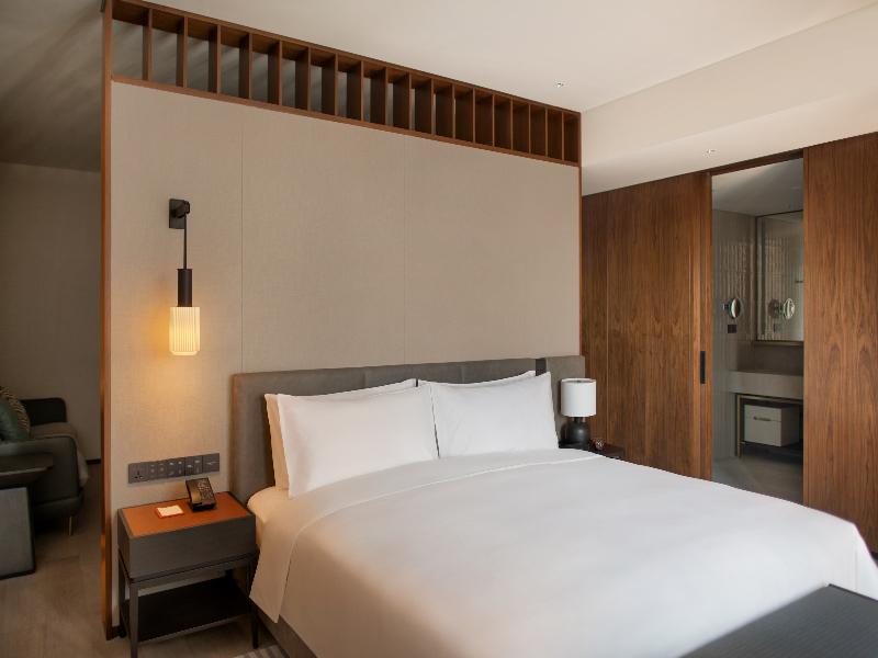 New World Guangzhou Hotel image