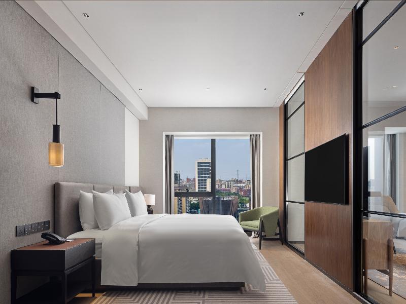 New World Guangzhou Hotel image