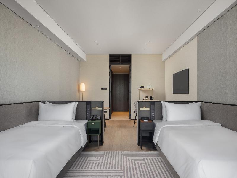 New World Guangzhou Hotel image