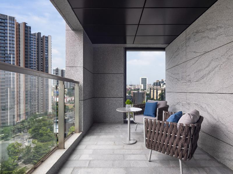 New World Guangzhou Hotel image