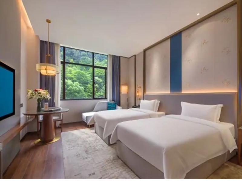 Superior Twin Size Bed Room with Hillside View