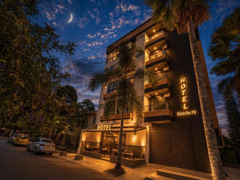 Hotel Distrito 70 Living