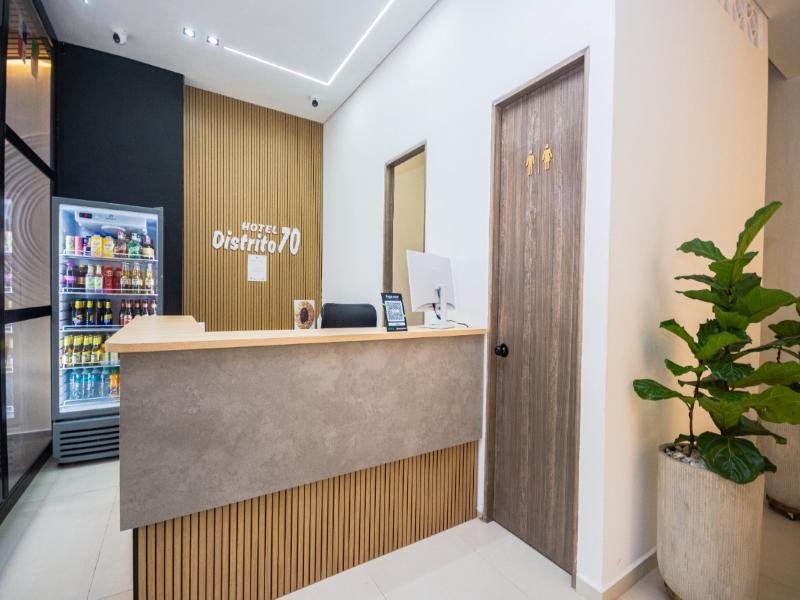 Hotel Distrito 70 Living