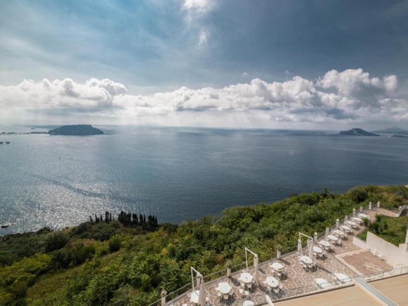 Hotiday Pozzuoli image