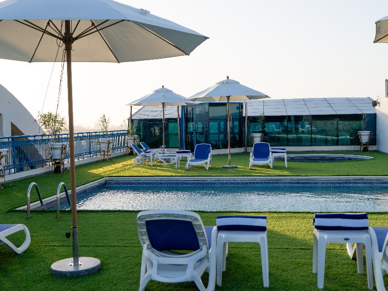 The Luxe Grand Hotel image