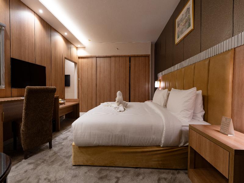 The Luxe Grand Hotel image