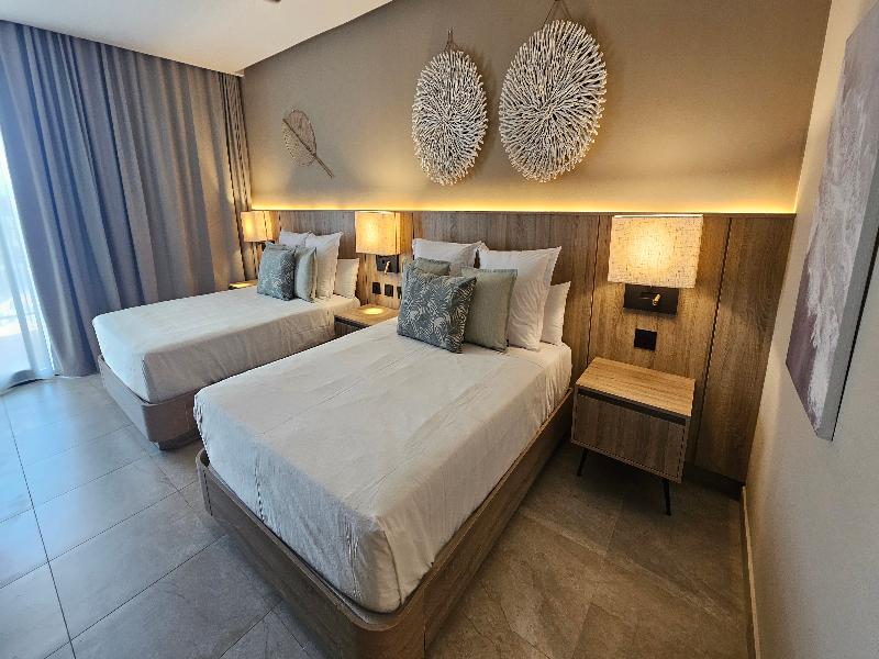 Serenade Caribe Club Family Beach Resort image