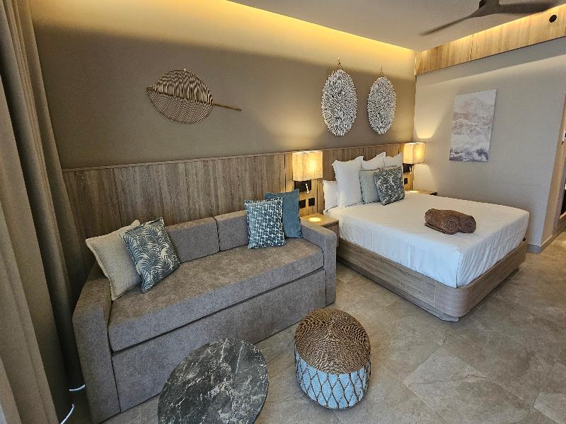 Serenade Caribe Club Family Beach Resort image