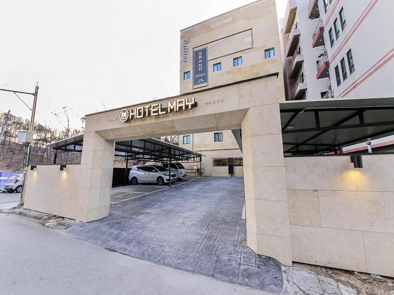 May Hotel image