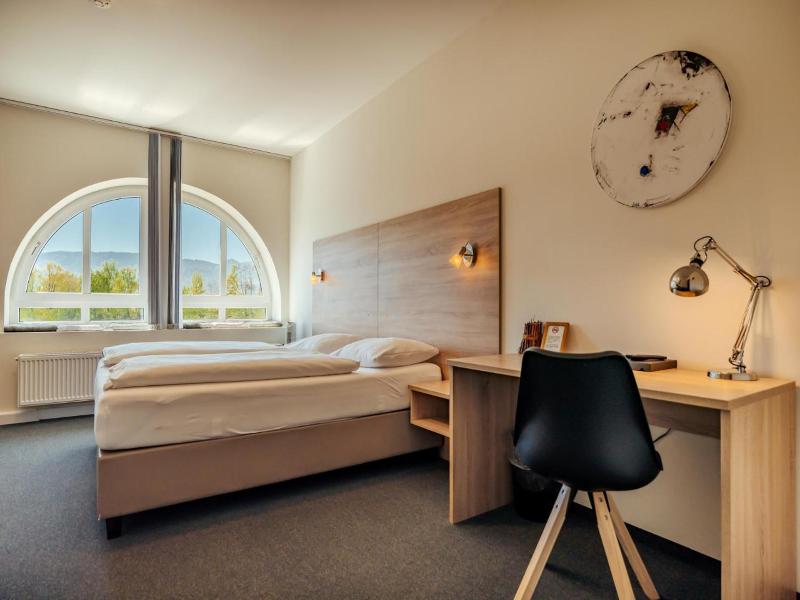 Gã¤stehaus Karl August image