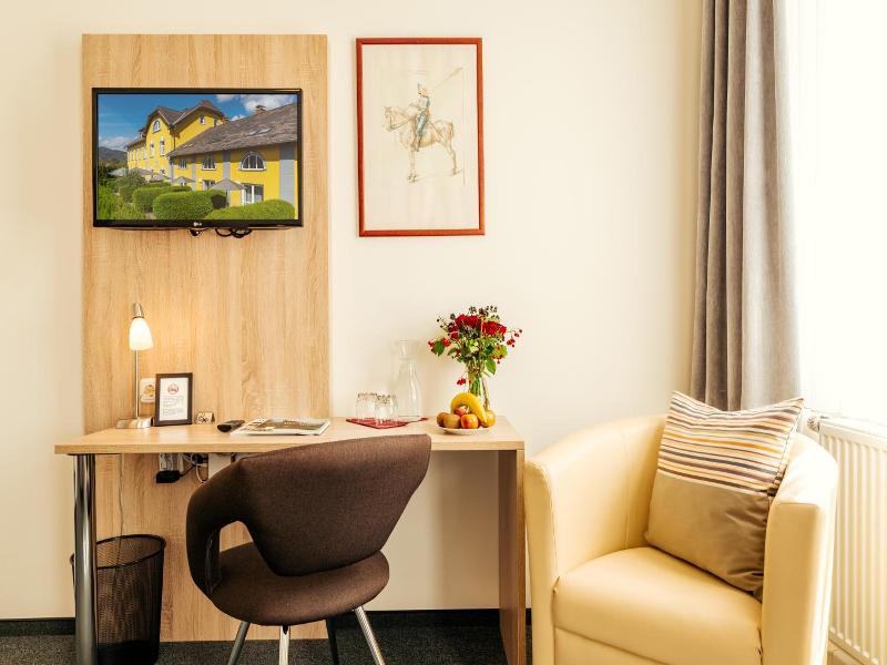 Gã¤stehaus Karl August image