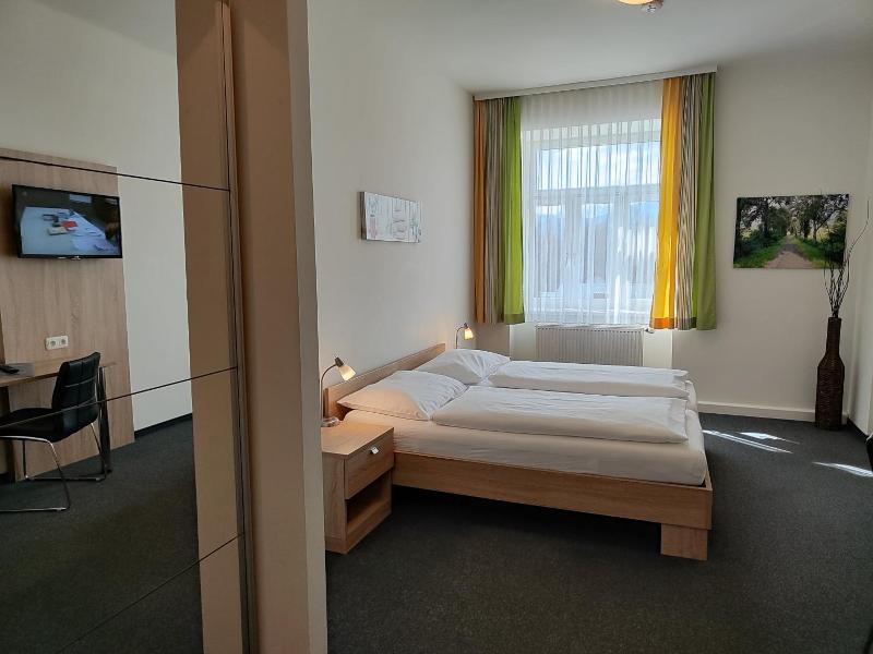 Gã¤stehaus Karl August image