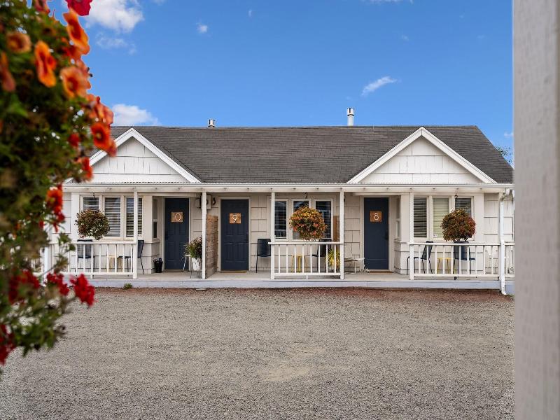 Boardwalk Cottages image