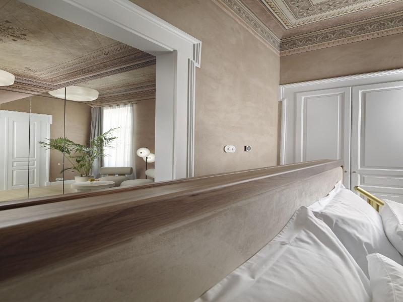 Monument Hotel image