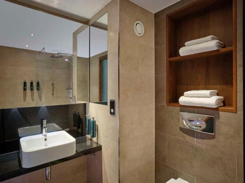 DoubleTree by Hilton Sheffield City image