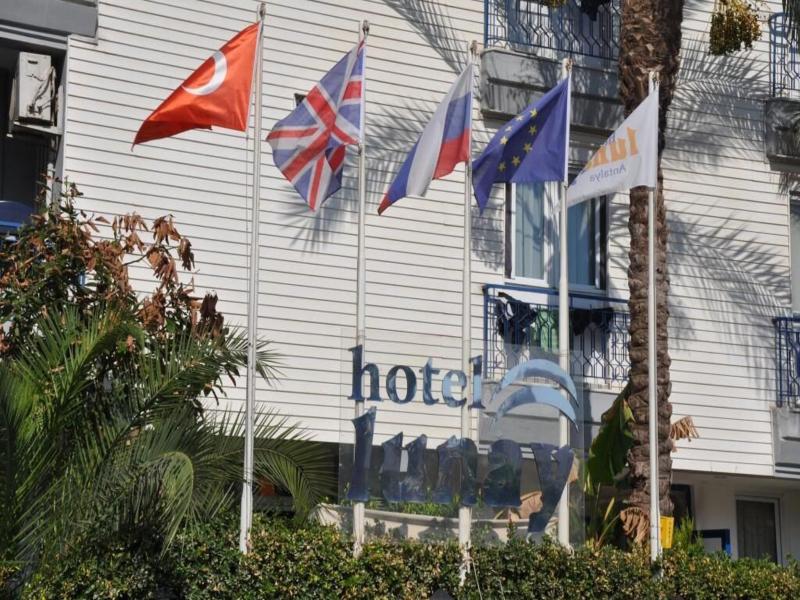 Hotel Lunay image