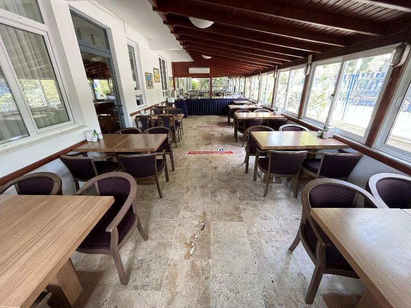 Hotel Lunay image