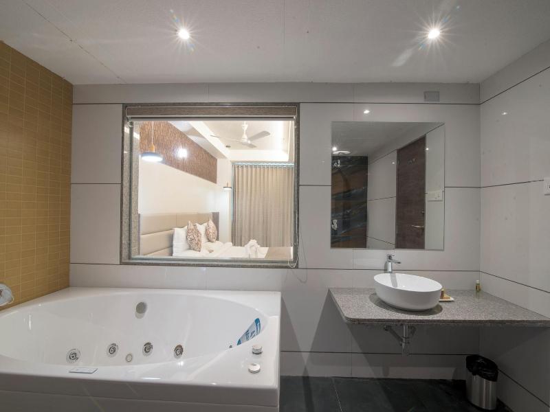 Hotel Silvera Grand image
