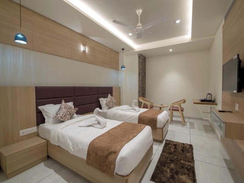 Hotel Silvera Grand image