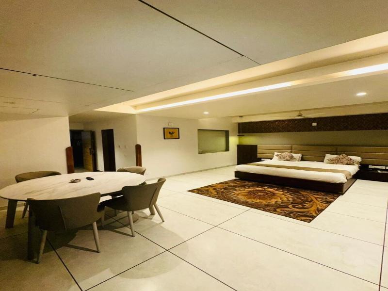 Hotel Silvera Grand image