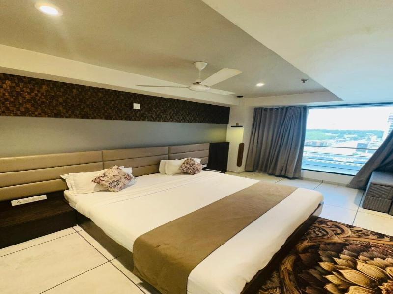Hotel Silvera Grand image